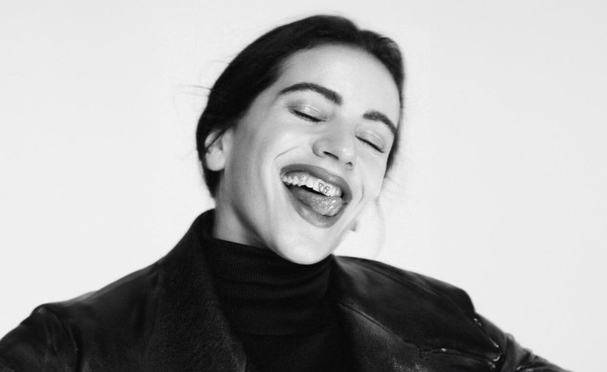 Comment Choisir le Bijou Dentaire Parfait pour Votre Sourire ?