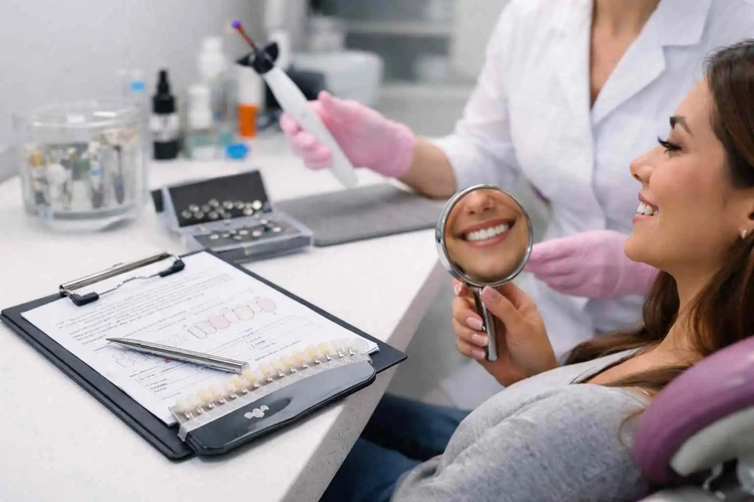 Relation client et messages types pour la pose de strass dentaire