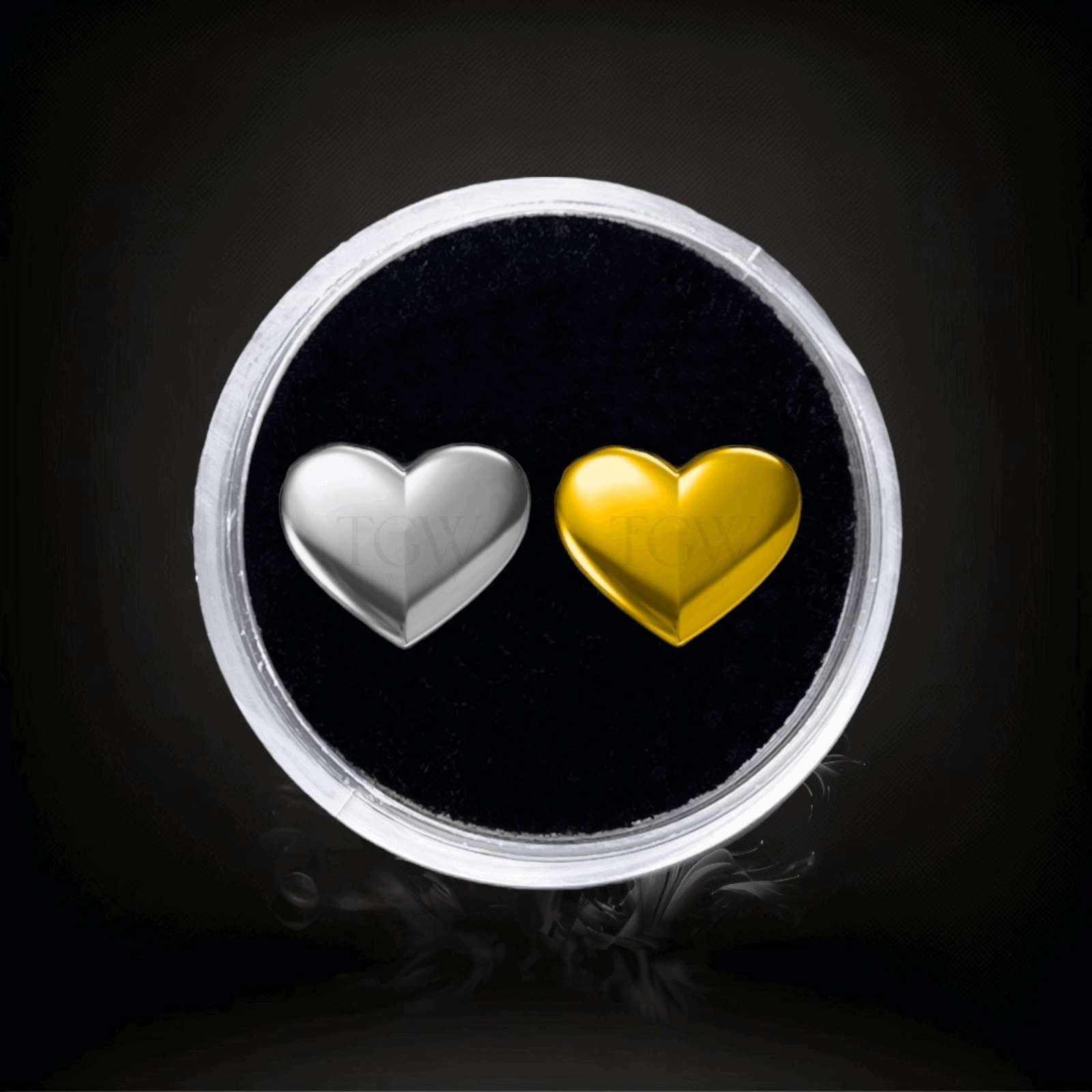 Design : Coeur plein  Couleur :   Or blanc  Or jaune Matériel : Or 18 carats   Dimensions : 3x3,7mm  Épaisseur ：0.5mm