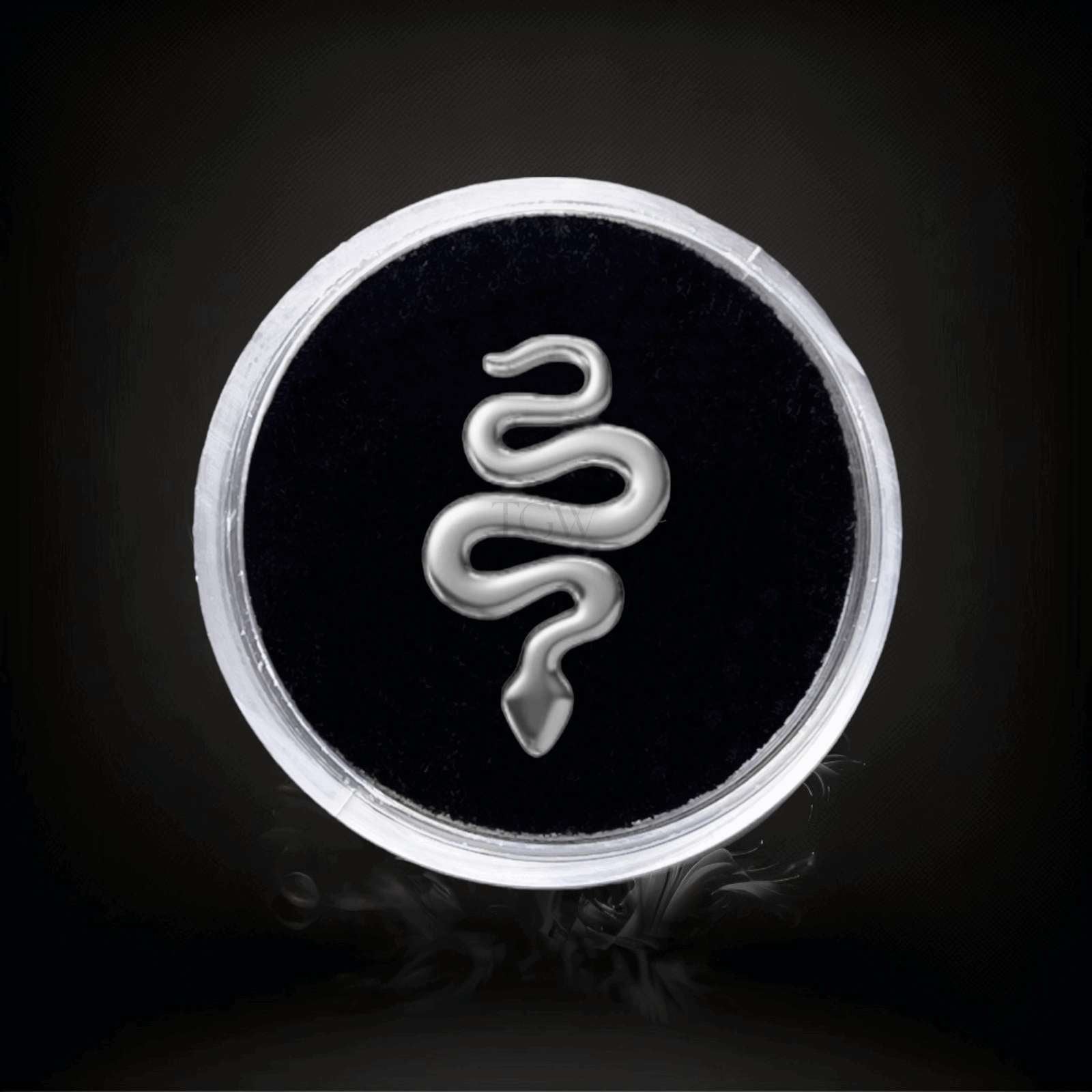 SERPENT OR BLANC 18K Design : Serpent   Matériel : Or 18 carats   Dimensions : environ 4x4mm  Épaisseur ：0,5mm